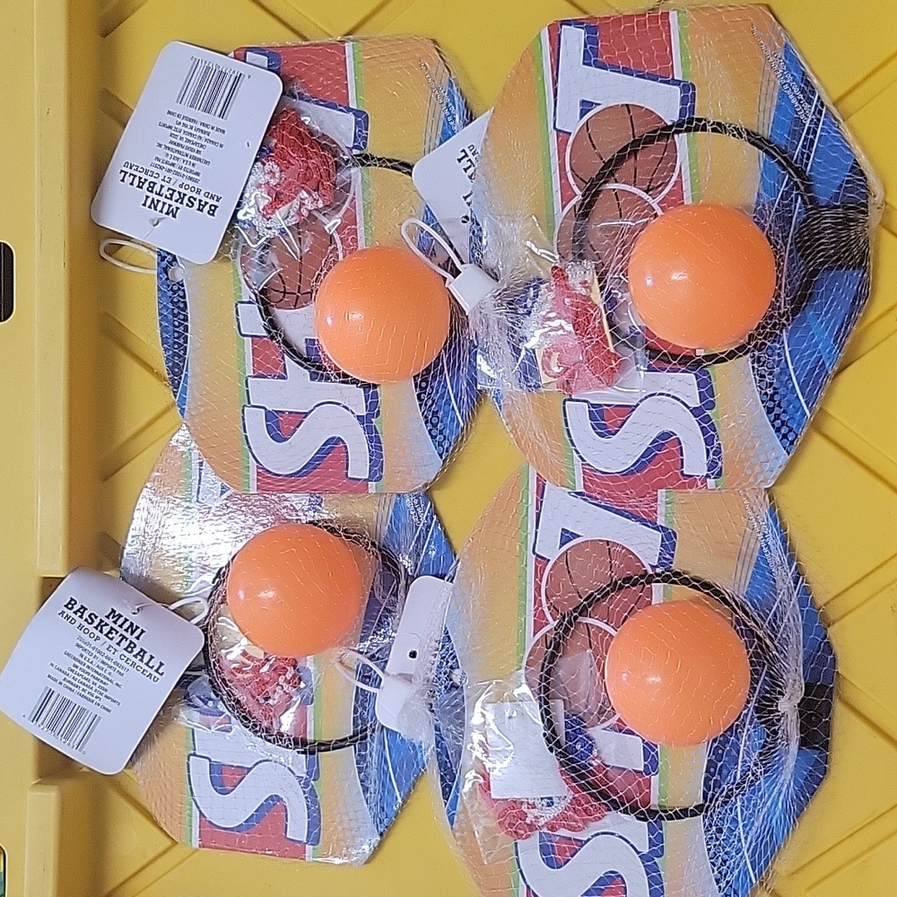 4pk Mini Basketball and Hoop Set